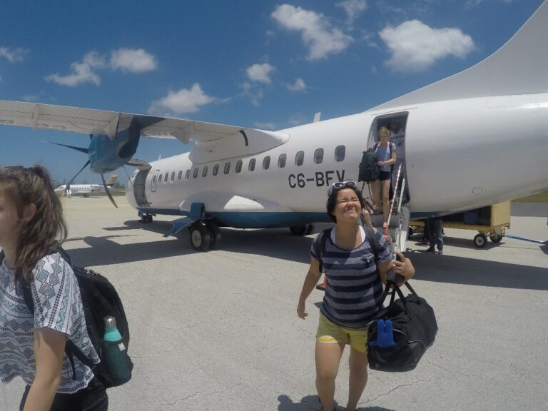 Student Blog: International Flights and Bites, Bahamas Biology Trip 1 featured image background