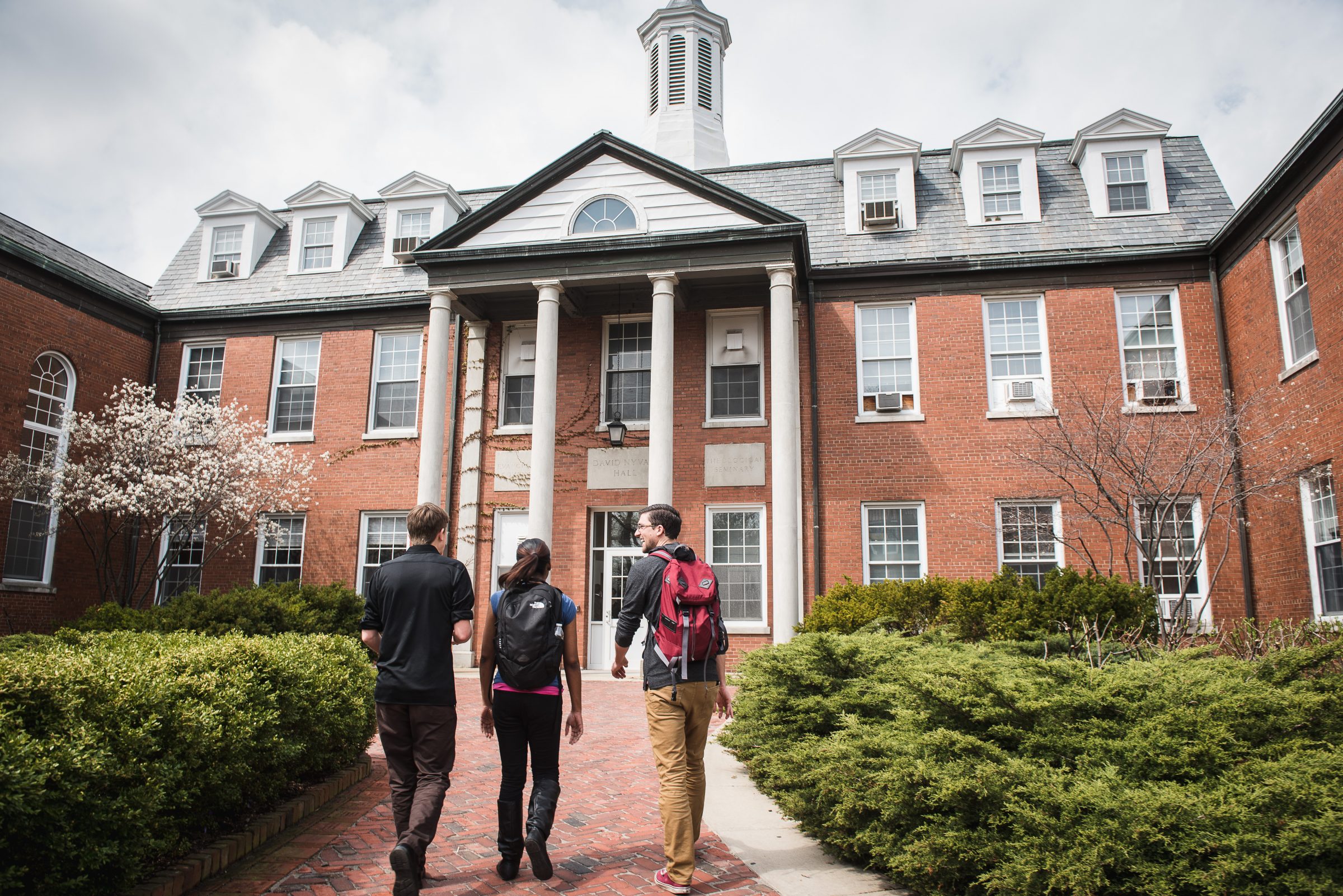 Students approach Nyvall Hall